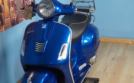 Gebrauchtmotorrad Vespa GTS 300 i.e. Super - Bild 12 Gebrauchtmotorrad Vespa GTS 300 i.e. Super - Bild 12