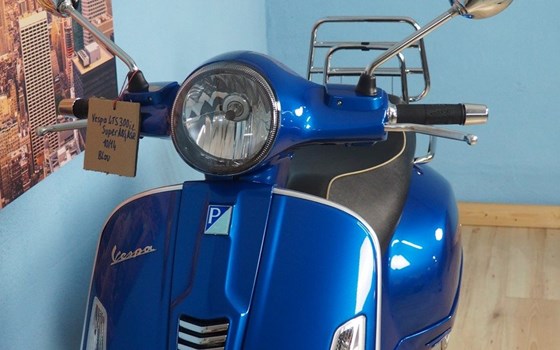 Gebrauchtmotorrad Vespa GTS 300 i.e. Super - Bild 13 Gebrauchtmotorrad Vespa GTS 300 i.e. Super - Bild 13