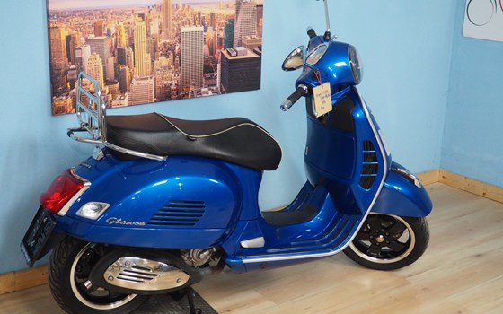 Gebrauchtmotorrad Vespa GTS 300 i.e. Super - Bild 16 Gebrauchtmotorrad Vespa GTS 300 i.e. Super - Bild 16