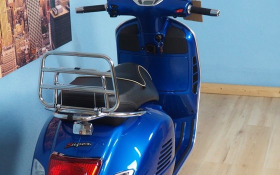 Gebrauchtmotorrad Vespa GTS 300 i.e. Super - Bild 23 Gebrauchtmotorrad Vespa GTS 300 i.e. Super - Bild 23