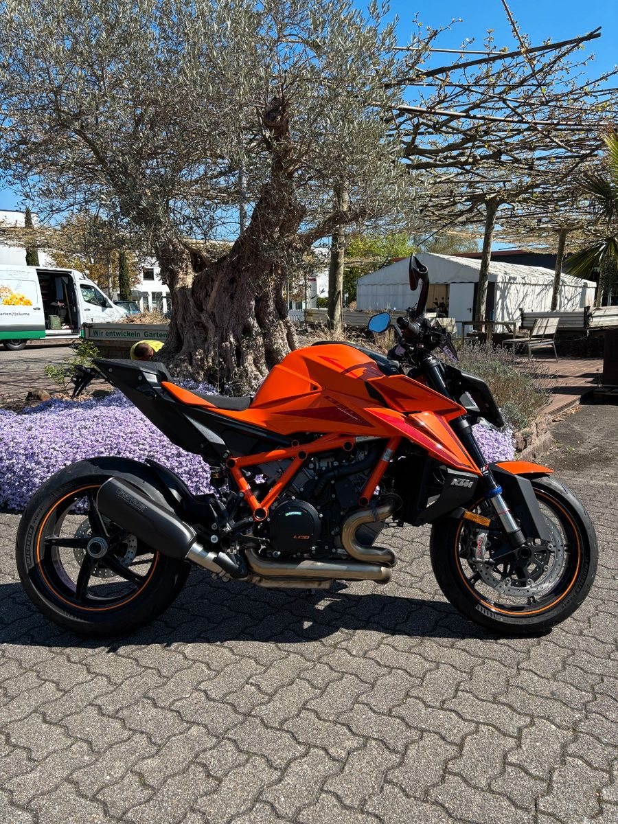 KTM 1390 Super Duke R EVO
