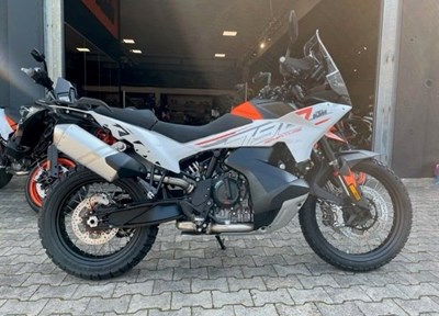 NEUFAHRZEUG KTM 790 Adventure