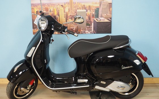 Gebrauchtmotorrad Vespa GTS 125 Super iGET - Bild 1 Gebrauchtmotorrad Vespa GTS 125 Super iGET - Bild 1