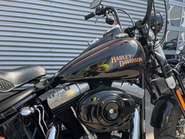 Harley-Davidson Softail Cross Bones FLSTSB (Vivid Black) - Bild 2