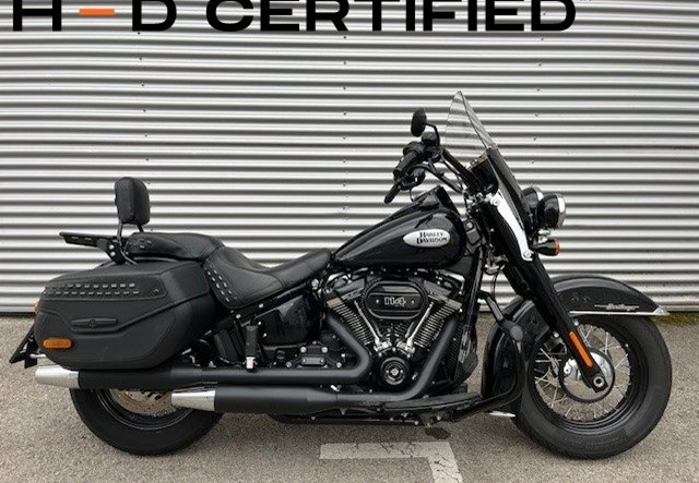 Harley-Davidson Softail Heritage Classic 114 FLHCS (Vivid Black)