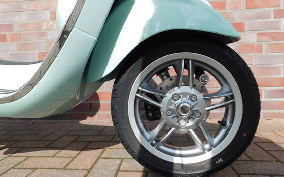 Neufahrzeug Vespa Primavera 125 - Bild 16