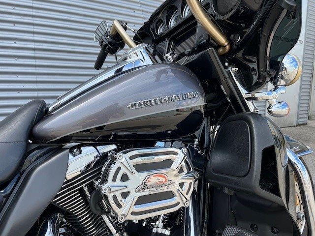 Harley-Davidson Touring Electra Glide Ultra Limited FLHTK (Charcoal Pearl/Vivid Black/Gold) - Bild 2