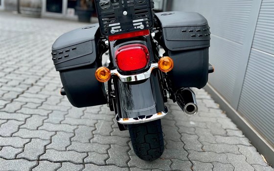 Neufahrzeug Harley-Davidson Softail Heritage Classic 114 FLHCS - Bild 3 Neufahrzeug Harley-Davidson Softail Heritage Classic 114 FLHCS - Bild 3