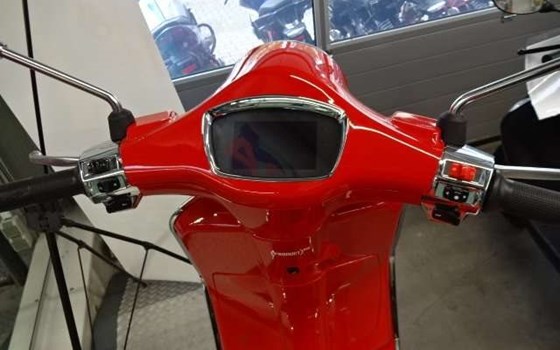 Neufahrzeug Vespa Elettrica 70 km/h - Bild 7