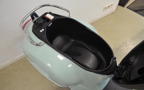 Neufahrzeug Vespa GTS 125 - Bild 10
