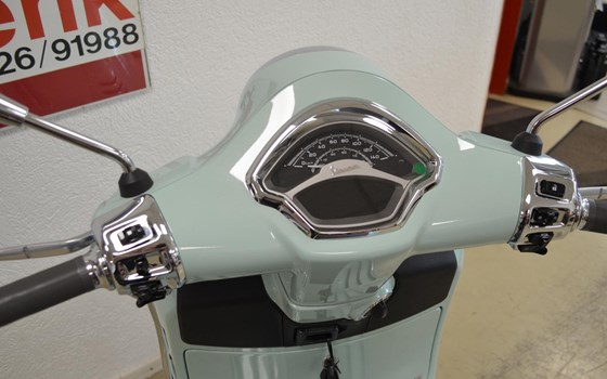 Neufahrzeug Vespa GTS 125 - Bild 12