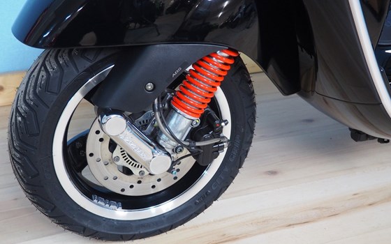 Gebrauchtmotorrad Vespa GTS 125 Super iGET - Bild 11 Gebrauchtmotorrad Vespa GTS 125 Super iGET - Bild 11
