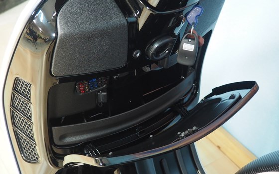 Gebrauchtmotorrad Vespa GTS 125 Super iGET - Bild 5 Gebrauchtmotorrad Vespa GTS 125 Super iGET - Bild 5
