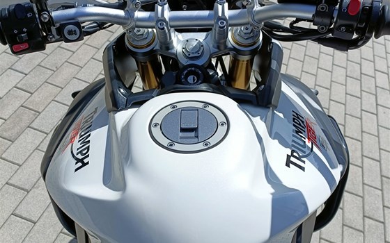 Gebrauchtmotorrad Triumph Tiger 800 - Bild 8 Gebrauchtmotorrad Triumph Tiger 800 - Bild 8