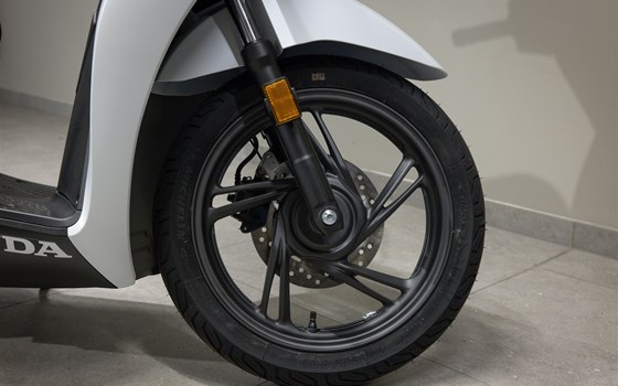 Neufahrzeug Honda SH125i - Bild 11 Neufahrzeug Honda SH125i - Bild 11