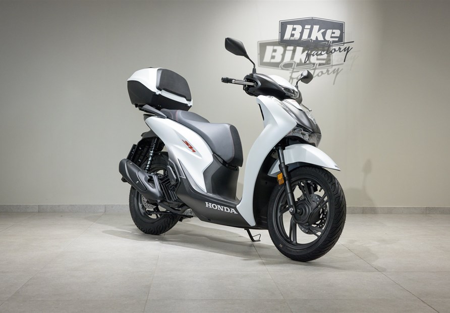Honda SH125i (matt pearl cool white)
