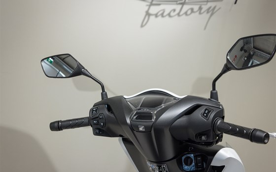 Neufahrzeug Honda SH125i - Bild 7 Neufahrzeug Honda SH125i - Bild 7