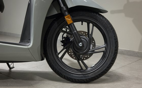 Neufahrzeug Honda SH125i - Bild 12 Neufahrzeug Honda SH125i - Bild 12