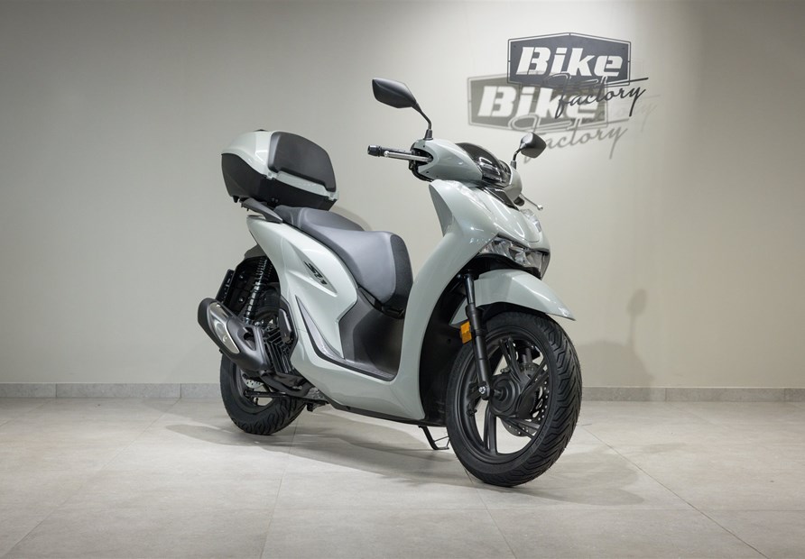 Honda SH125i (Pearl Falcon Gray)