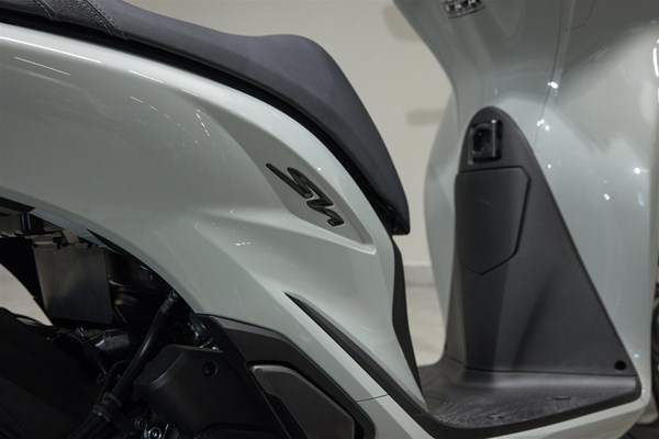 Honda SH125i (Pearl Falcon Gray) - Bild 6