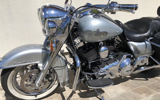 Gebrauchtmotorrad Harley-Davidson Road King Classic FLHRC - Bild 12 Gebrauchtmotorrad Harley-Davidson Road King Classic FLHRC - Bild 12