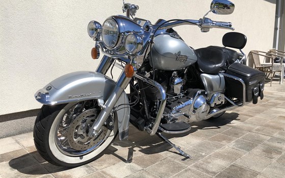 Gebrauchtmotorrad Harley-Davidson Road King Classic FLHRC - Bild 3 Gebrauchtmotorrad Harley-Davidson Road King Classic FLHRC - Bild 3