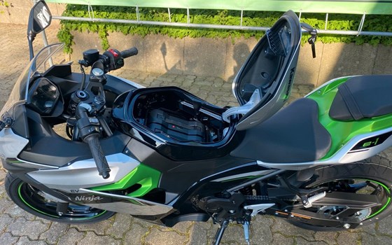 Neufahrzeug Kawasaki Ninja e-1 - Bild 10