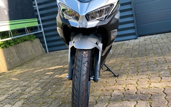 Neufahrzeug Kawasaki Ninja e-1 - Bild 5