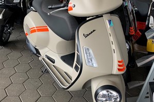 Offer Vespa GTV 300