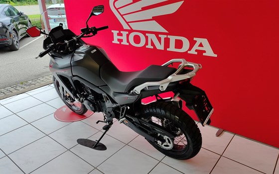 Neufahrzeug Honda XL750 Transalp - Bild 2 Neufahrzeug Honda XL750 Transalp - Bild 2