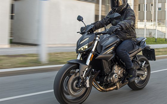 Gebrauchtmotorrad QJ Motor SRK 700 - Bild 6