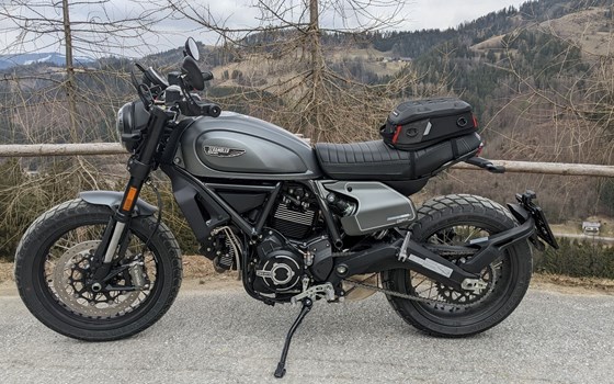 Gebrauchtmotorrad Ducati Scrambler Nightshift - Bild 1 Gebrauchtmotorrad Ducati Scrambler Nightshift - Bild 1