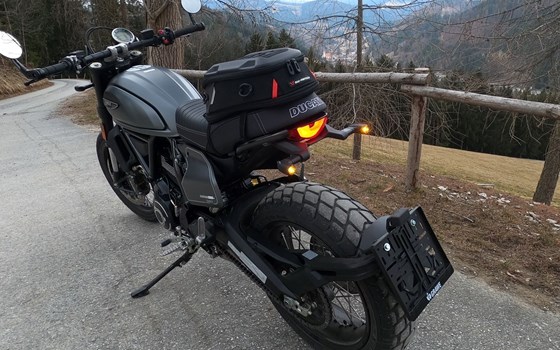 Gebrauchtmotorrad Ducati Scrambler Nightshift - Bild 3