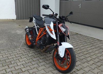 GEBRAUCHTFAHRZEUG KTM 1290 Super Duke R