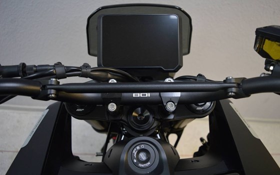 Neufahrzeug Husqvarna Svartpilen 801 - Bild 12