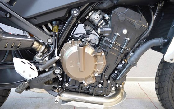 Neufahrzeug Husqvarna Svartpilen 801 - Bild 3