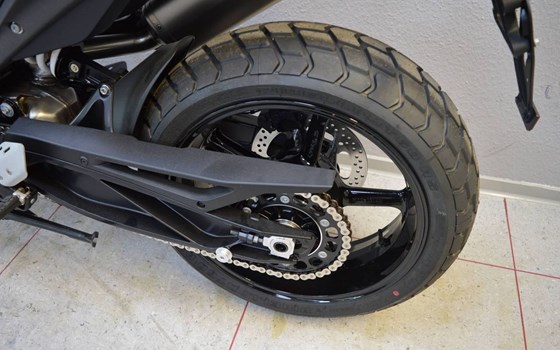 Neufahrzeug Husqvarna Svartpilen 801 - Bild 7