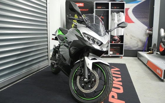 Neufahrzeug Kawasaki Ninja e-1 - Bild 4