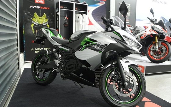 Neufahrzeug Kawasaki Ninja e-1 - Bild 5