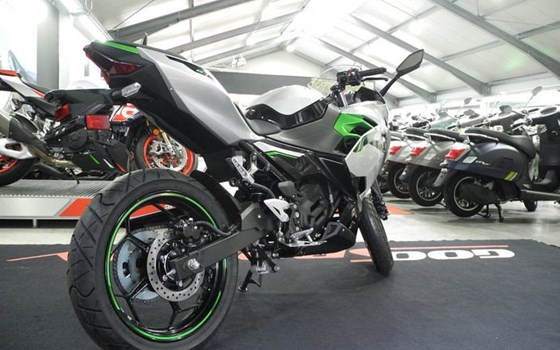 Neufahrzeug Kawasaki Ninja e-1 - Bild 7