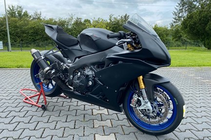 Aprilia RSV 1000 R (RSV Mille R)