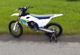 Neumotorrad Husqvarna TC 150 Neumotorrad Husqvarna TC 150