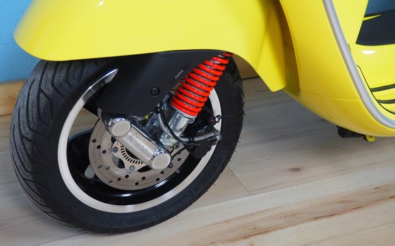 Gebrauchtmotorrad Vespa GTS 125 Super iGET - Bild 11 Gebrauchtmotorrad Vespa GTS 125 Super iGET - Bild 11