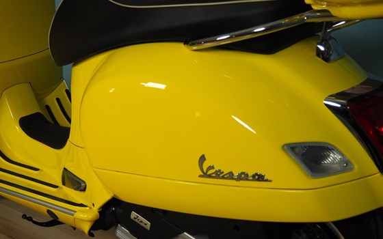 Gebrauchtmotorrad Vespa GTS 125 Super iGET - Bild 9 Gebrauchtmotorrad Vespa GTS 125 Super iGET - Bild 9