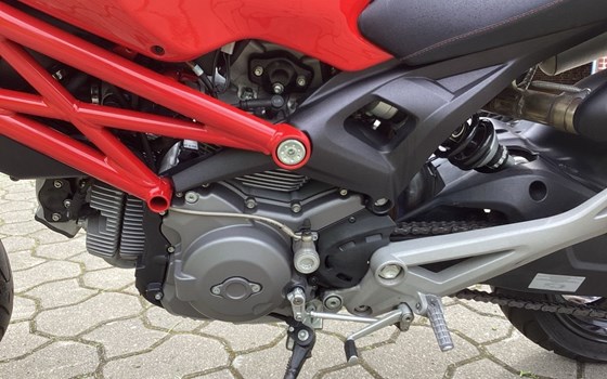 Gebrauchtmotorrad Ducati Monster 696 - Bild 10