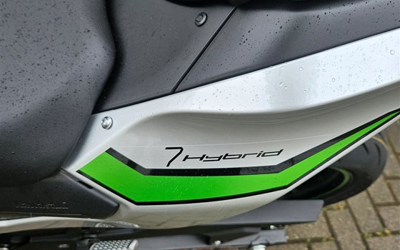 Gebrauchtmotorrad Kawasaki Ninja 7 Hybrid - Bild 8