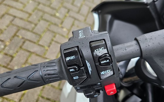 Gebrauchtmotorrad Kawasaki Ninja 7 Hybrid - Bild 4