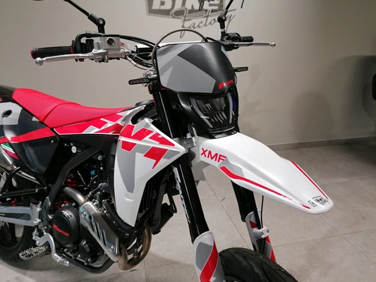 Fantic XMF 125 Performance (Bianco-Rosso) - Bild 3