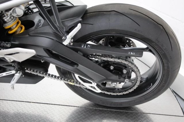 Angebot Triumph Street Triple 765 RS Bild 9: Angebot Triumph Street Triple 765 RS