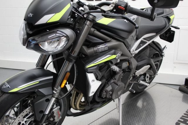 Angebot Triumph Street Triple 765 RS Bild 8: Angebot Triumph Street Triple 765 RS